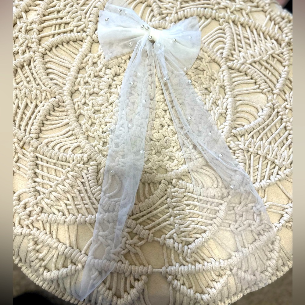 Bow bridal with pearls